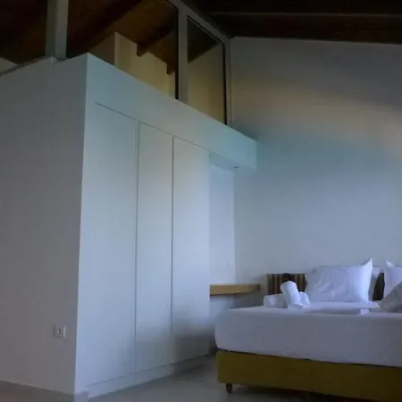 Caltabania Suites Áyios Nikítas Buitenkant foto