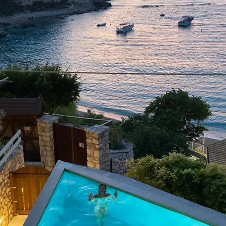 Caltabania Suites Áyios Nikítas Buitenkant foto
